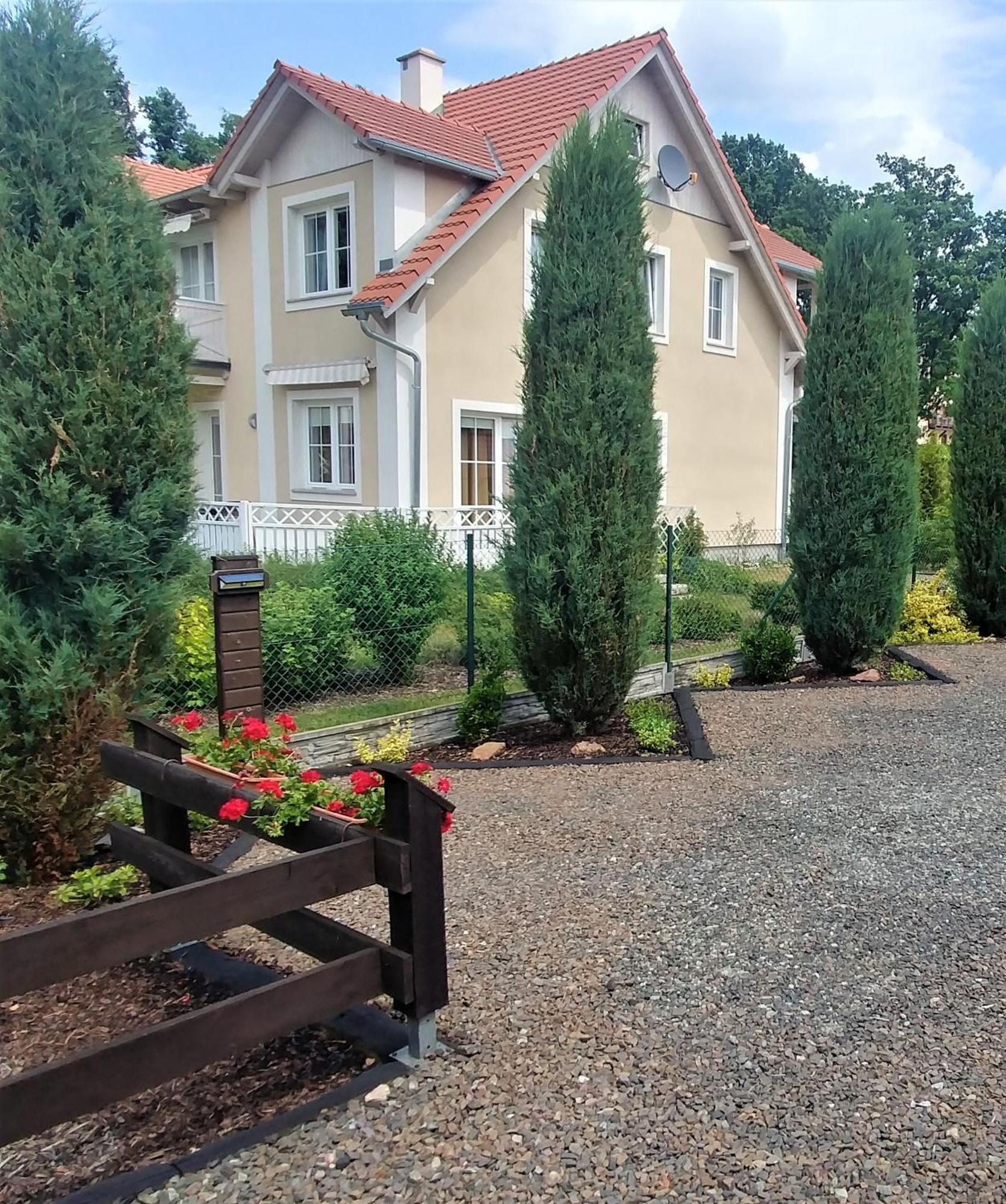 Axla Z Weranda Ogrodem I Parkingiem Bad Kudowa